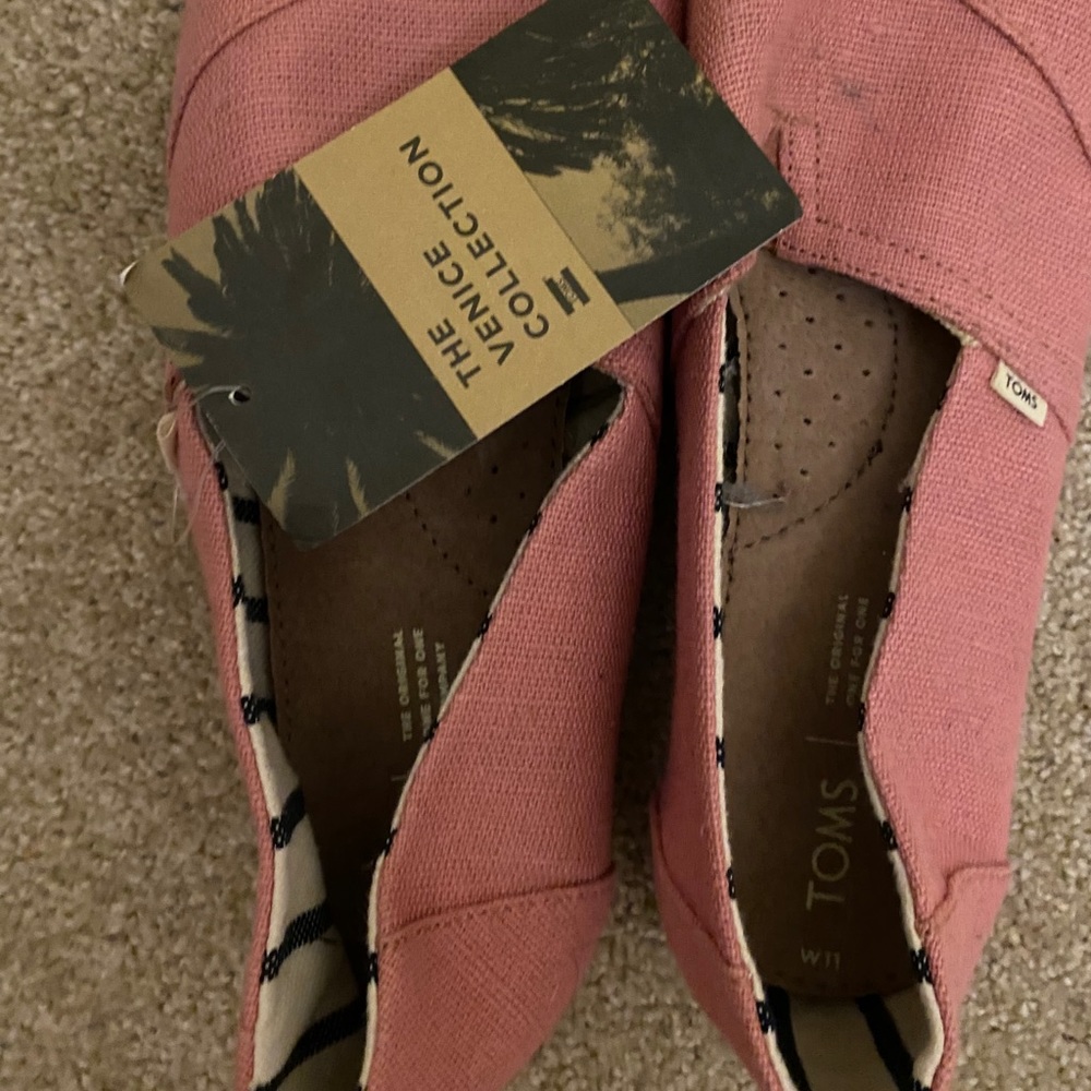 NWT Tom’s